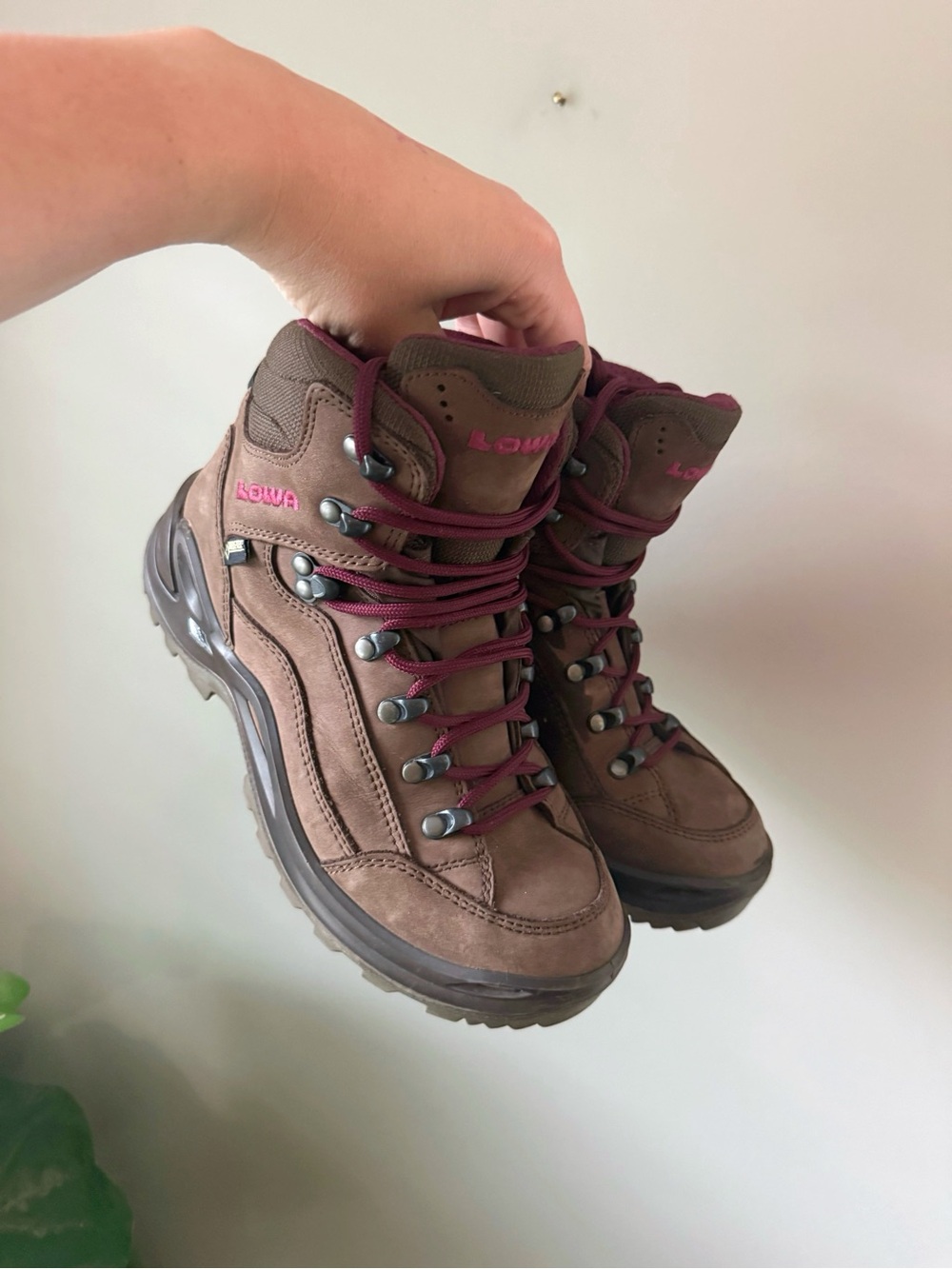 Lowa Women's Brown Hiking/Outdoor/Hunting Boots